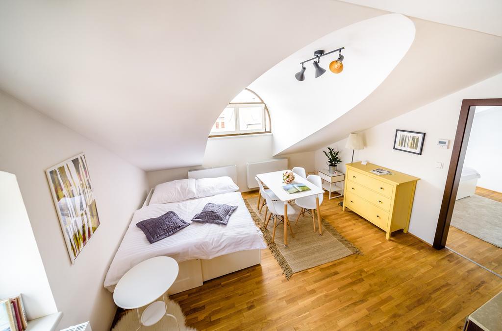 Rooftop Triplex Apartment In Centre Hradec Králové Esterno foto